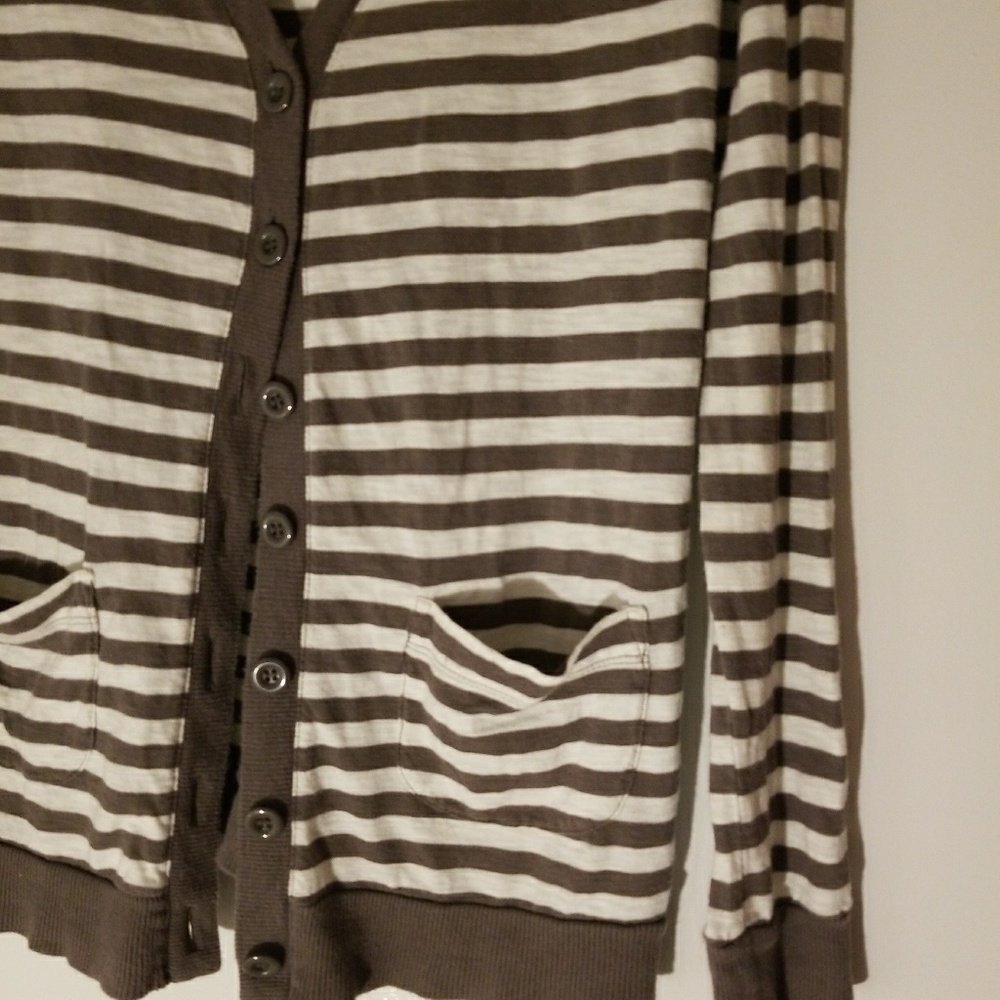 Forever 21 Cardigain - Picture 3 of 7